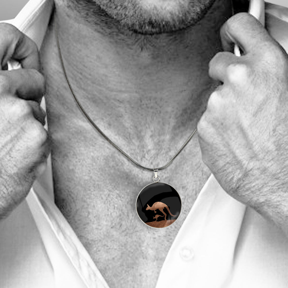 KANGAROO CIRCLE PENDANT ON A CHAIN NECKLACE - MFY140 - in Circle Box