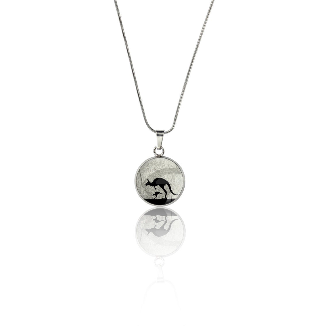 KANGAROO XS CIRCLE PENDANT ON A CHAIN NECKLACE - MFY139 - in Circle Box