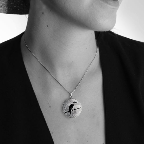 KOOKABURRA CIRCLE PENDANT ON A CHAIN NECKLACE - MFY150 - in Circle Box