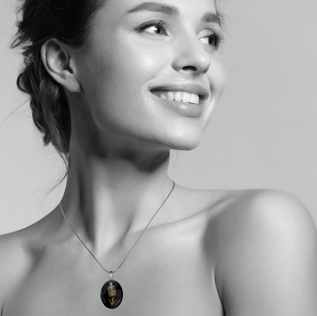 AUSTRALIAN NATIVE FLORA - BOTTLEBRUSH OVAL CIRCLE PENDANT ON A CHAIN NECKLACE - D858S - on Satchel
