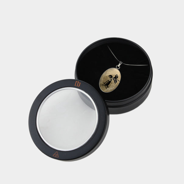 AUSTRALIAN NATIVE FLORA - CANBERRA BELLS TELOPEA OVAL CIRCLE PENDANT ON A CHAIN NECKLACE - D862 - in Circle Box