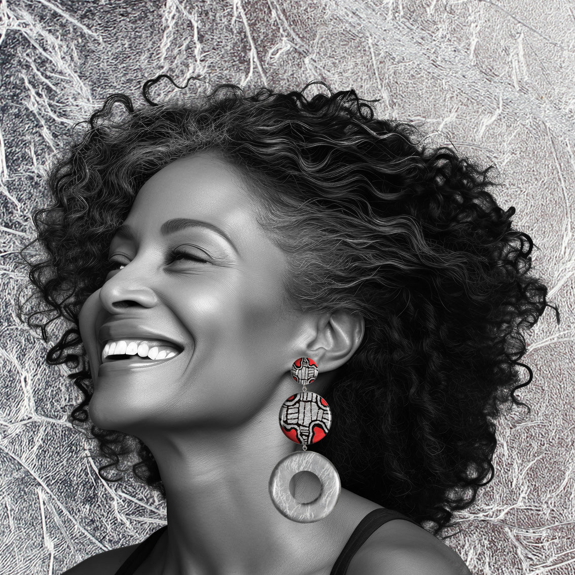 AMELIA TRIPLE OPEN DISC STATEMENT EARRINGS - ST051