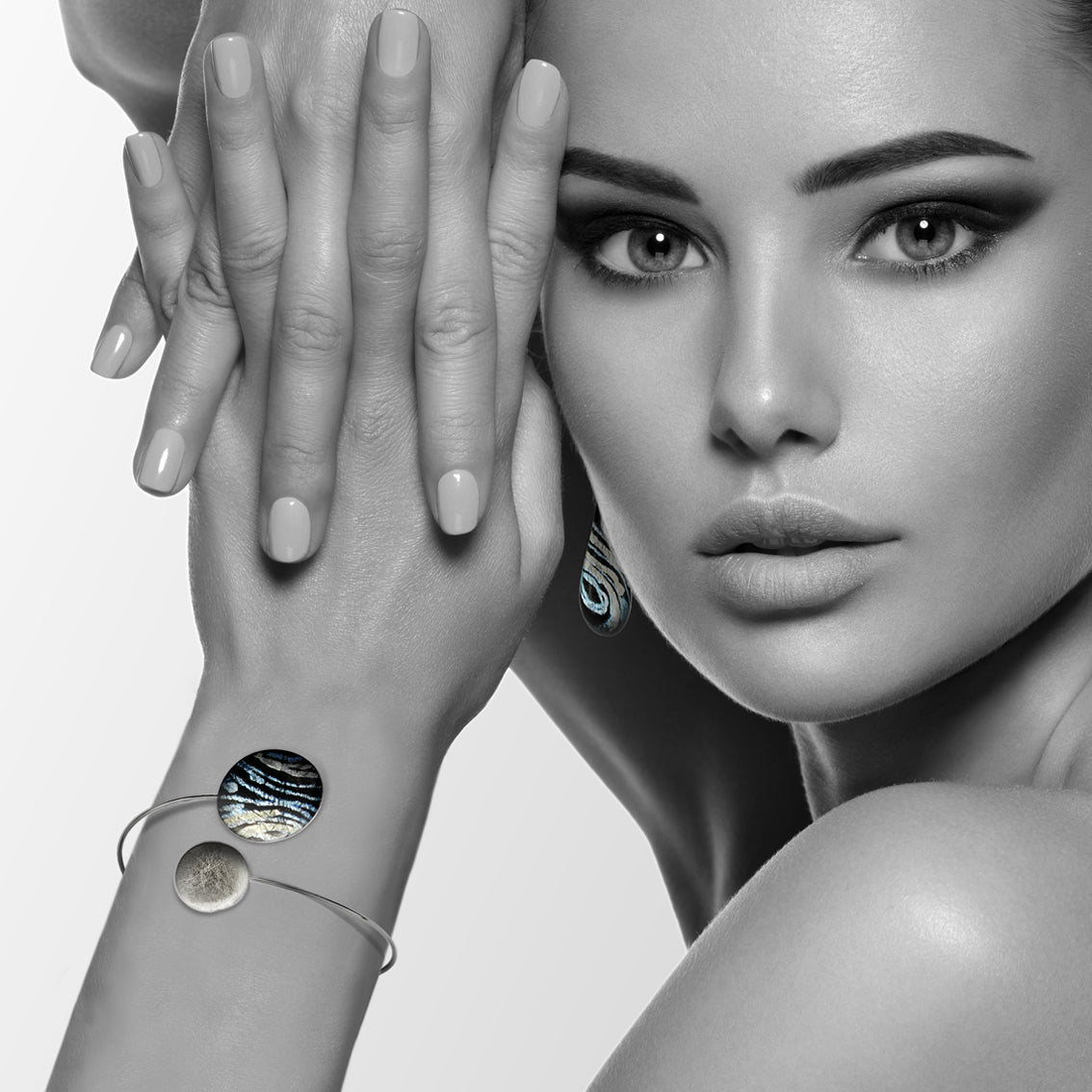 WENDY BLUE ADJUSTABLE BRACELET - SD118