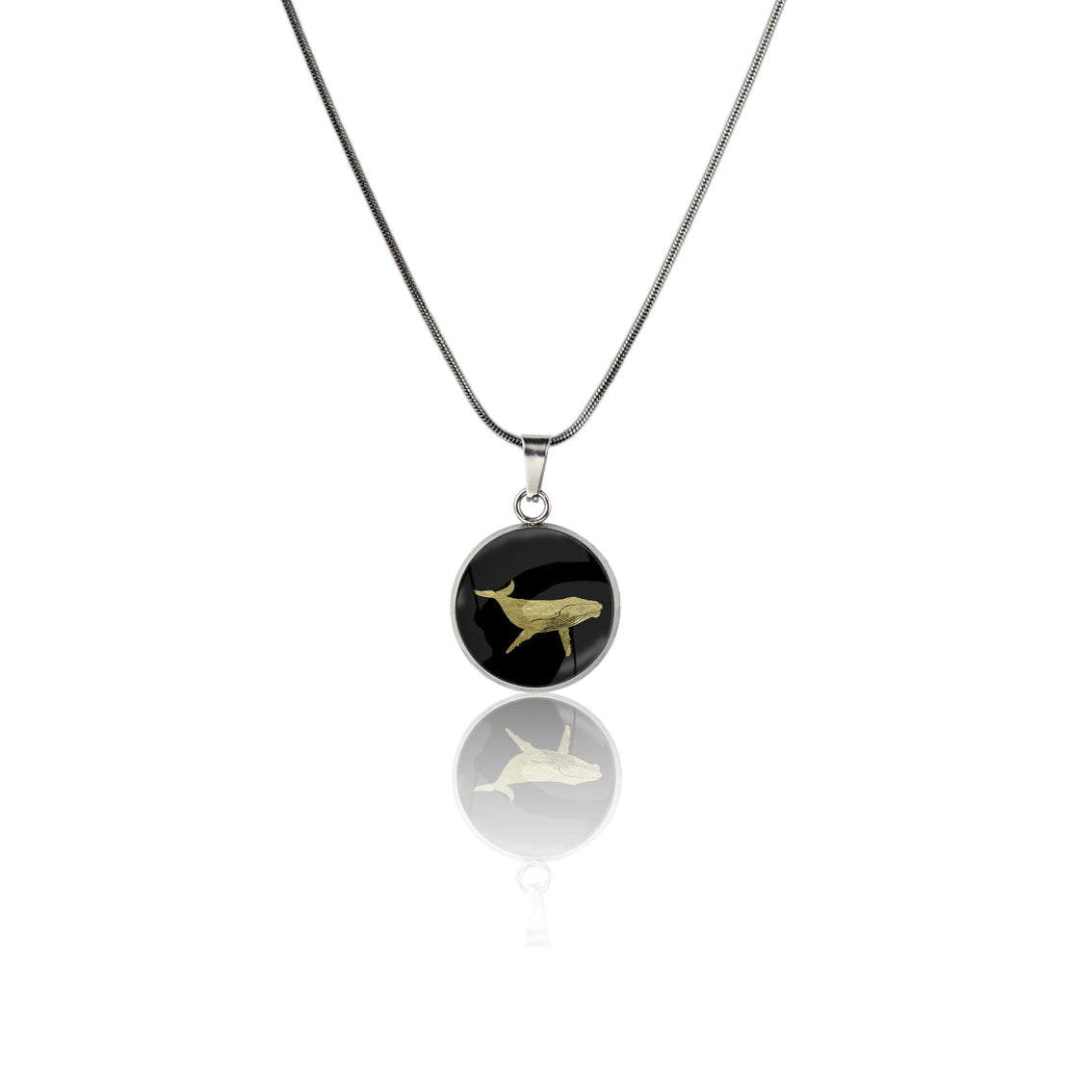 WHALE XS CIRCLE PENDANT ON A CHAIN NECKLACE - MFY166 - in Circle Box