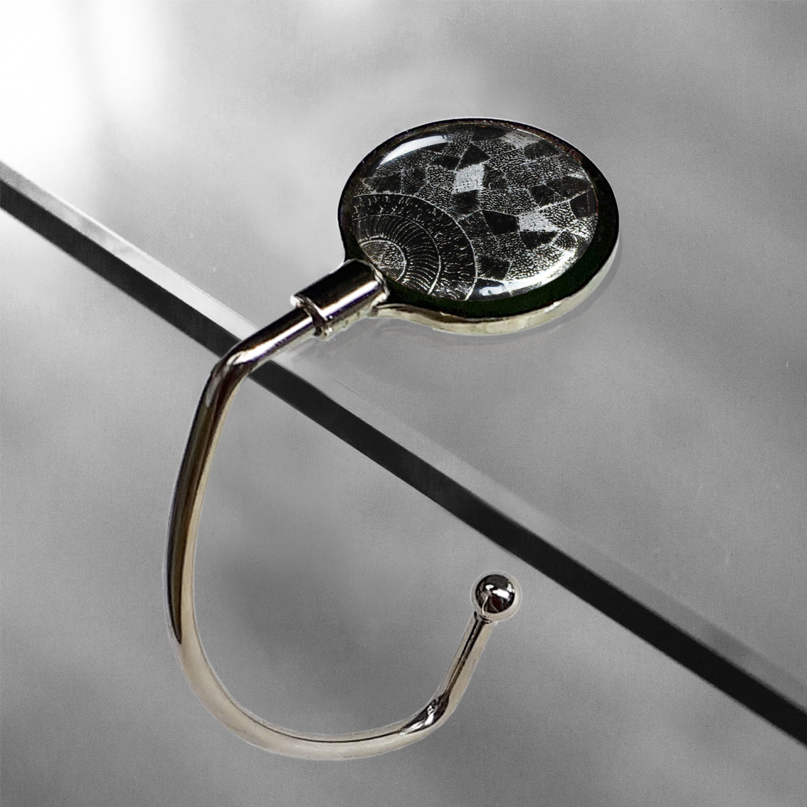 CORINNE SILVER AND BLACK ELEGANT HANDBAG HOOK - SD267
