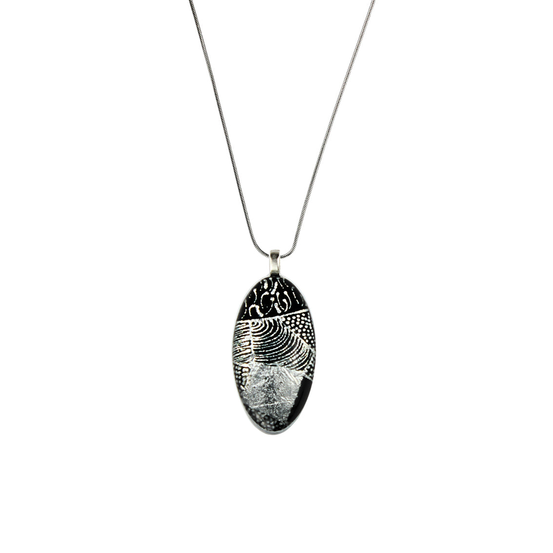 CORINNE SILVER AND BLACK NARROW OVAL PENDANT ON A CHAIN NECKLACE - SD253