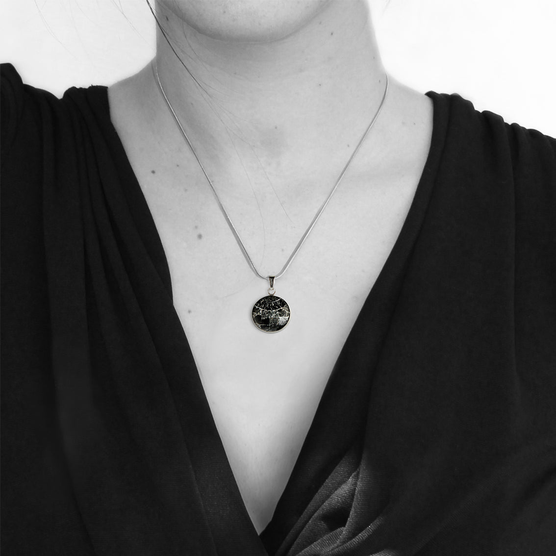 CORINNE SILVER AND BLACK XS CIRCLE PENDANT ON A CHAIN NECKLACE - SD251S - on Satchel