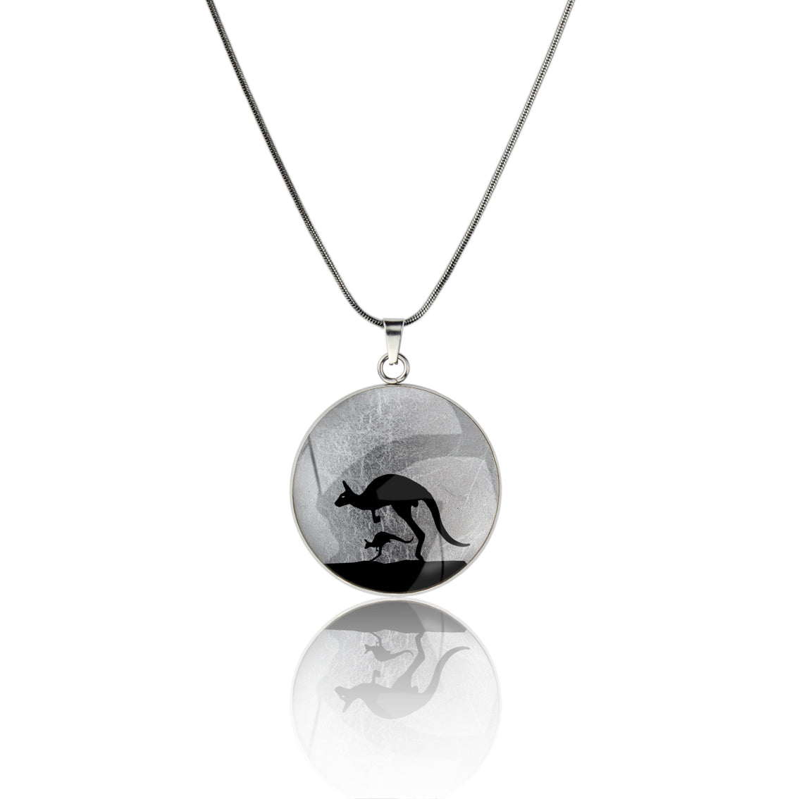 KANGAROO CIRCLE PENDANT ON A CHAIN NECKLACE - MFY140S - on Satchel