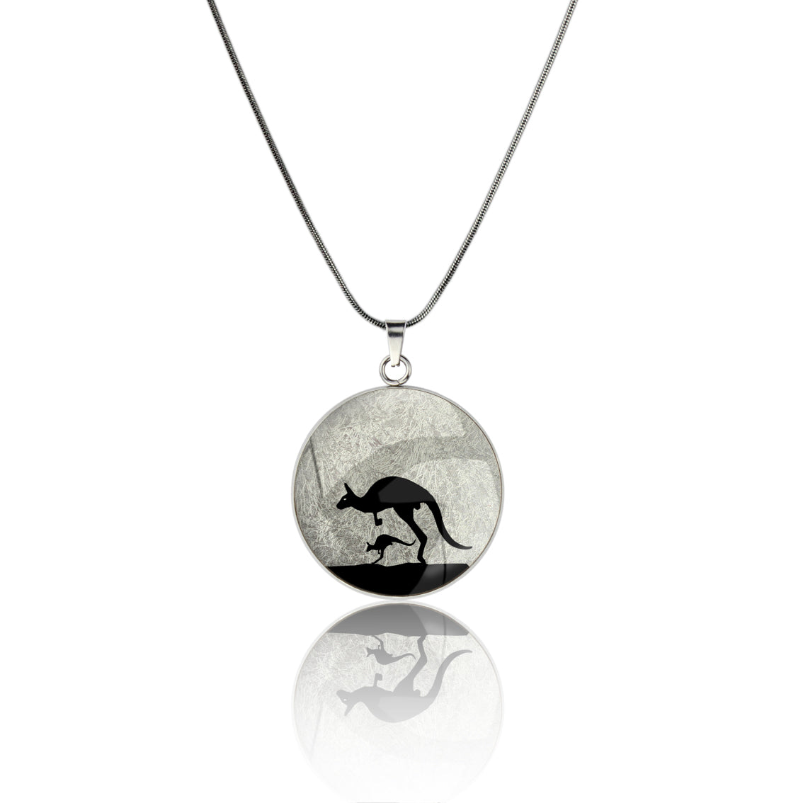 KANGAROO CIRCLE PENDANT ON A CHAIN NECKLACE - MFY140S - on Satchel