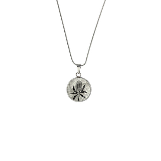 AUSTRALIAN NATIVE FLORA - BANKSIA XS CIRCLE PENDANT ON A CHAIN NECKLACE - D837 - in Circle Box