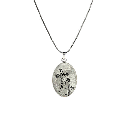 AUSTRALIAN NATIVE FLORA - NATIVE BLUEBELL OVAL CIRCLE PENDANT ON A CHAIN NECKLACE - D894 - in Circle Box