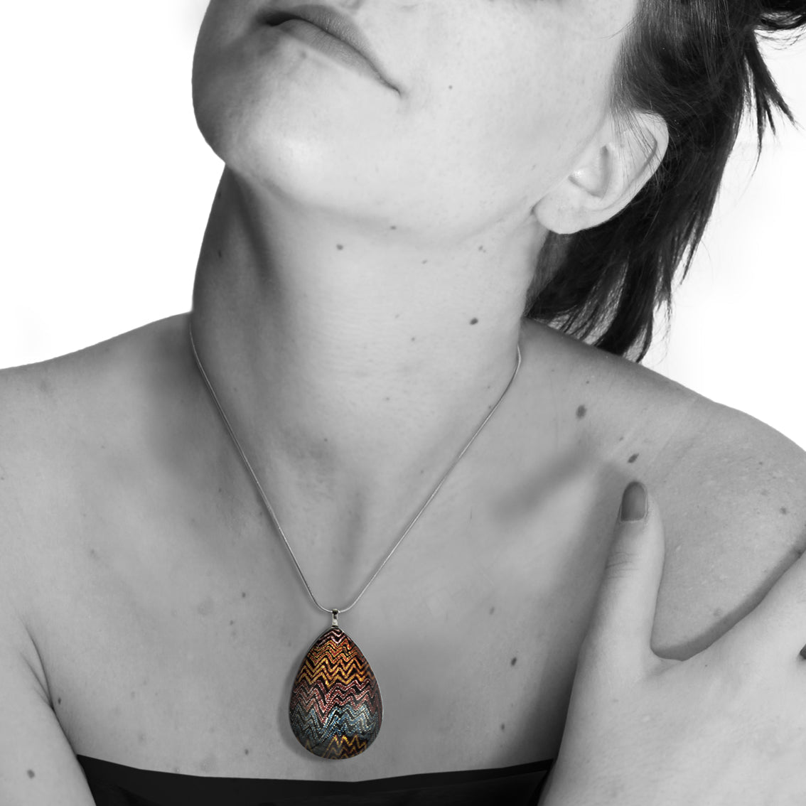 PAULINE GALLAGHER DESERT EARTHY COLORS LARGE DROP PENDANT ON A CHAIN NECKLACE - SD074