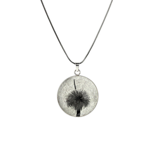AUSTRALIAN NATIVE FLORA - GRASS TREE CIRCLE PENDANT ON A CHAIN NECKLACE - D855S - on Satchel