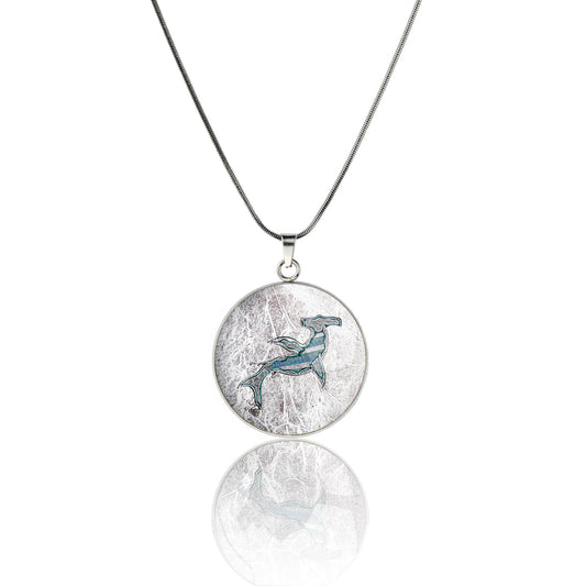 TROY LITTLE HAMMERHEAD SHARK CIRCLE PENDANT ON A CHAIN NECKLACE - SD450 - in Circle Box