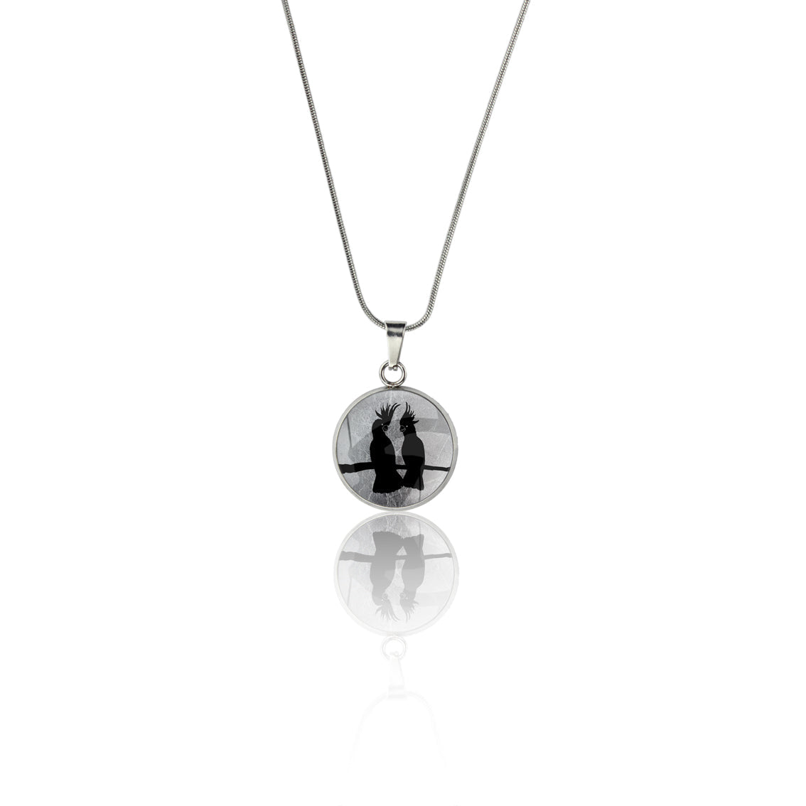 COCKATOO COUPLE XS CIRCLE PENDANT ON A CHAIN NECKLACE - MFY229 - in Circle Box