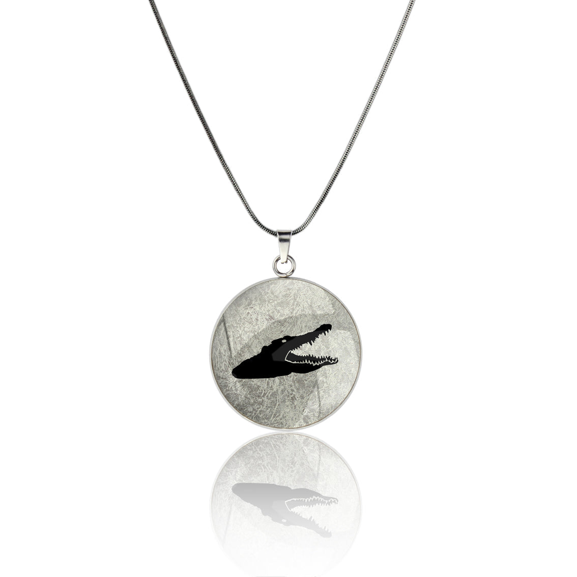 CROCODILE CIRCLE PENDANT ON A CHAIN NECKLACE - MFY193S - on Satchel