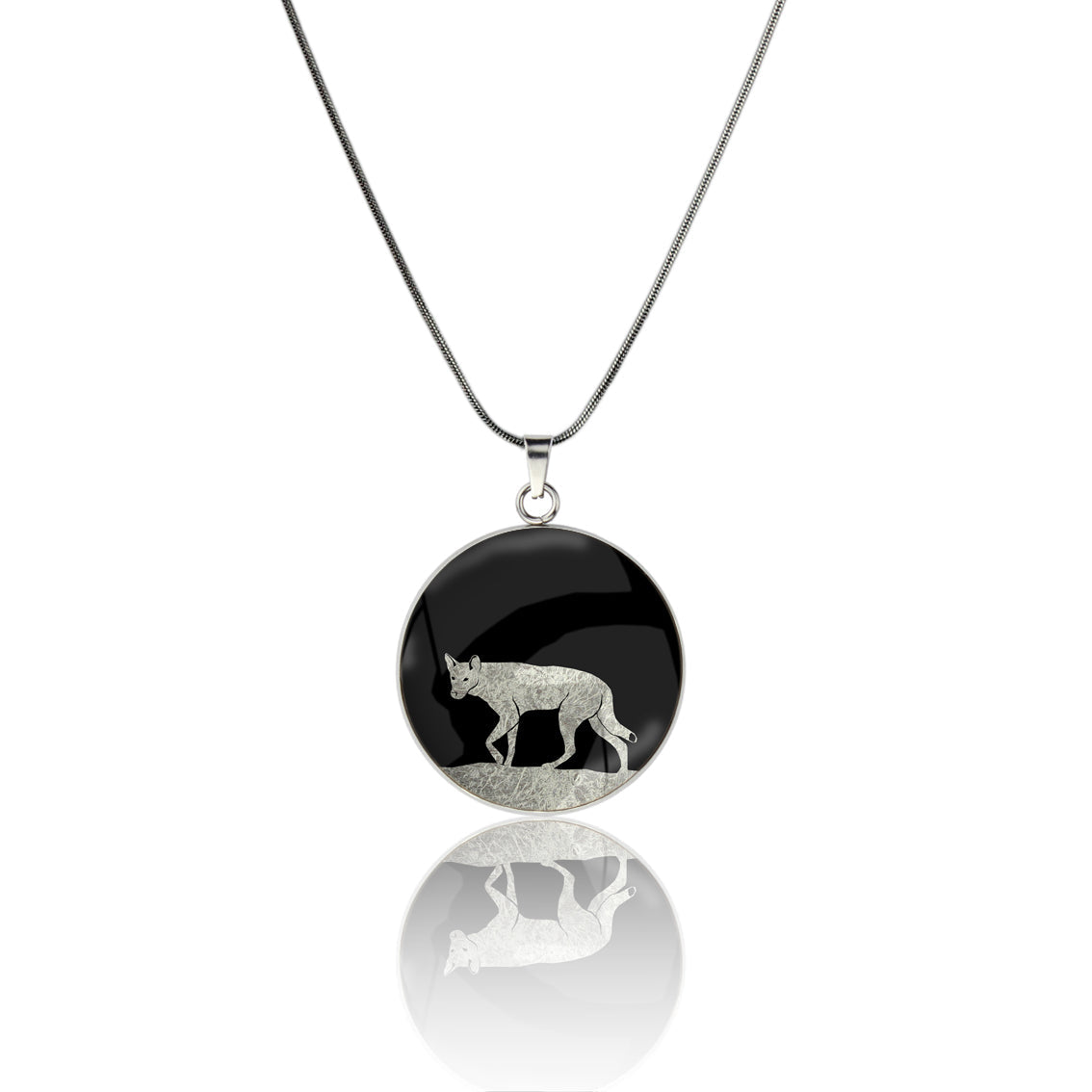 DINGO CIRCLE PENDANT ON A CHAIN NECKLACE - MFY210 - in Circle Box