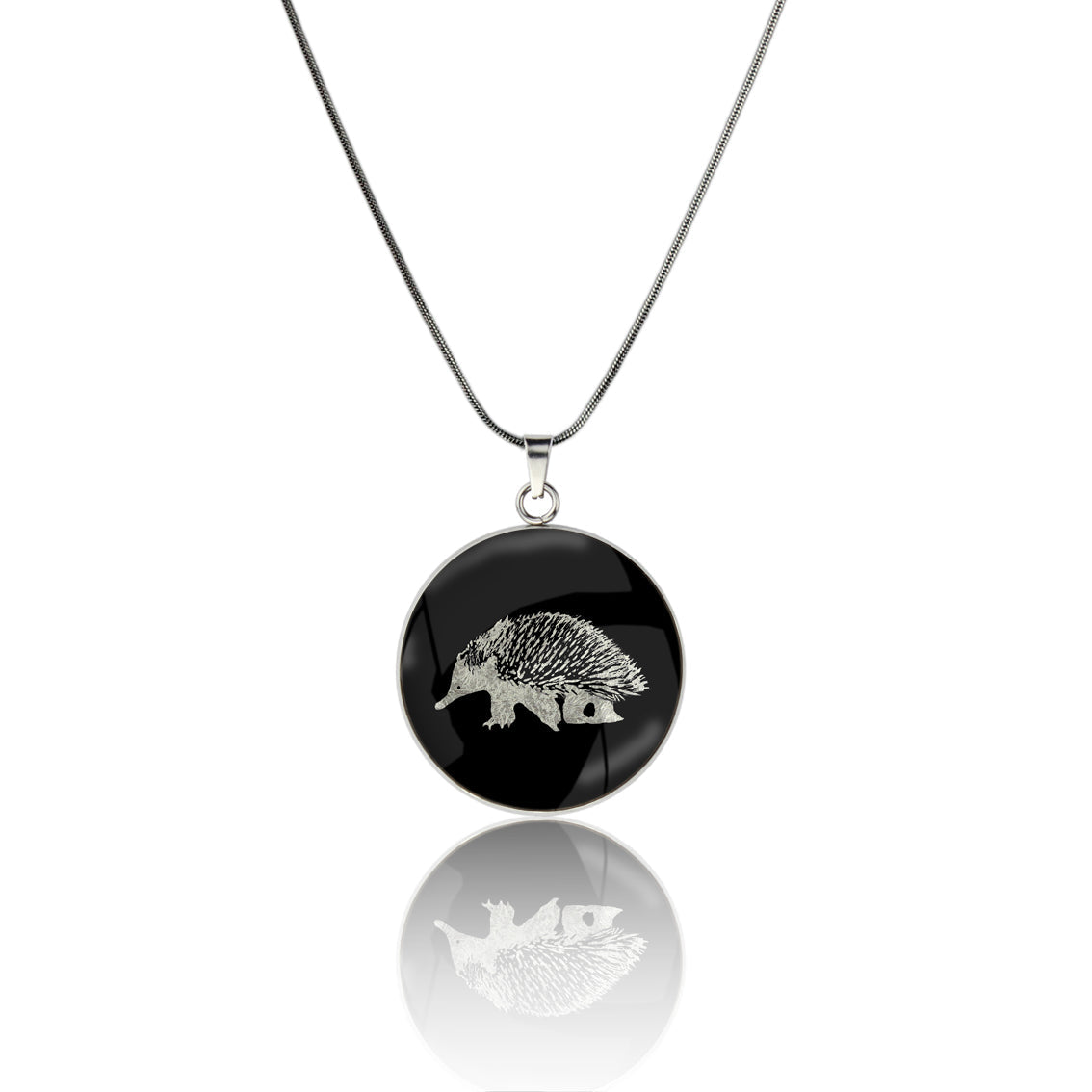 ECHIDNA CIRCLE PENDANT ON A CHAIN NECKLACE - MFY175S - on Satchel