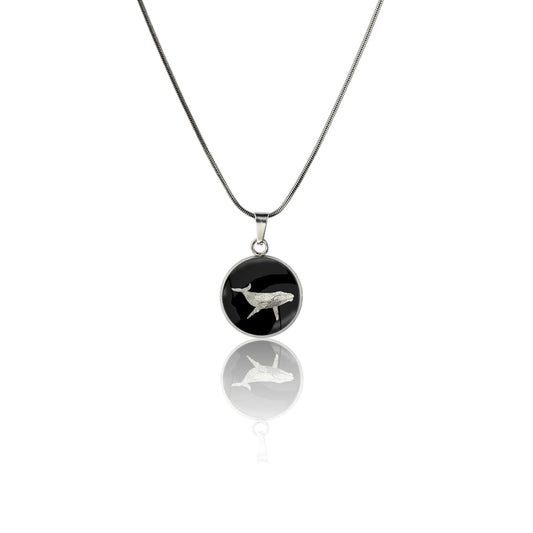 WHALE XS CIRCLE PENDANT ON A CHAIN NECKLACE - MFY166 - in Circle Box