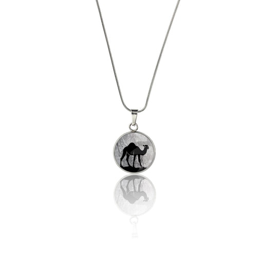 CAMEL XS CIRCLE PENDANT ON A CHAIN NECKLACE - MFY405 - in Circle Box